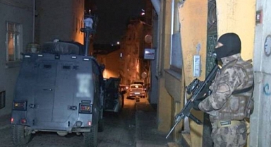 Adana'da Suç Örgütüne Şafak Operasyonu: 35 Gözaltı