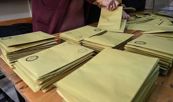 Alf Araştırma Anketi: AKP Yüzde 30'un Altında, İYİ Parti Yüzde 20'ye Dayandı