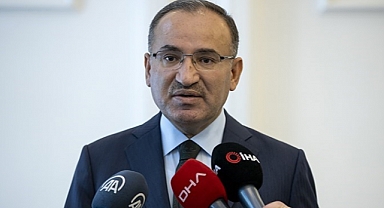 Bekir Bozdağ: Türkiye'de Tweet Attı Diye Soruşturma Açılan Bir Kişi Yok, Tweette Yazılanlardan Dolayı Açılıyor