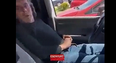 Bir Sapık Arabada Çocuklara Bakıp Mastürbasyon Yaparken Yakalandı