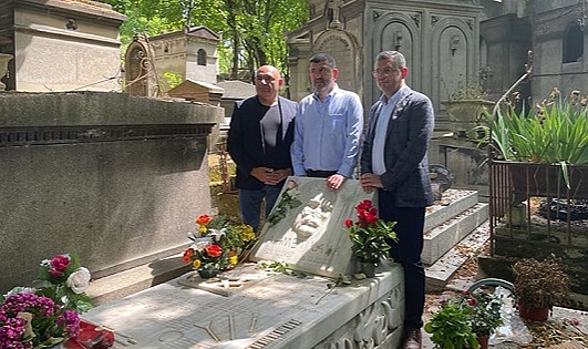 CHP'li Veli Ağbaba ve Özgür Özel'den Kürtçü Yılmaz Güney ve Ahmet Kaya'nın Mezarına Ziyaret