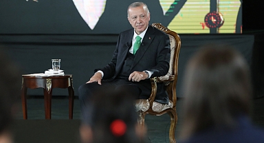 Erdoğan: Hayret, Aç Sefil Geziyor Sigarayı, Rakıyı, Birayı Almaktan Geri Durmuyor