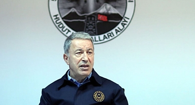 Hulusi Akar'dan 'Kaçak Göçmen' Açıklaması: Dezenformasyon Yapılıyor
