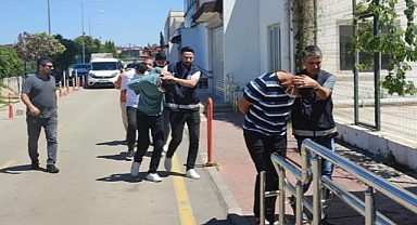 Kızının Sevgilisine 'Kadın Kılığında' Randevu Veren Baba Çıkan Çatışmada Öldürüldü