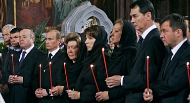 Kremlin'de Sarsıntı: Putin'i İktidara Getiren İsim İstifa Etti