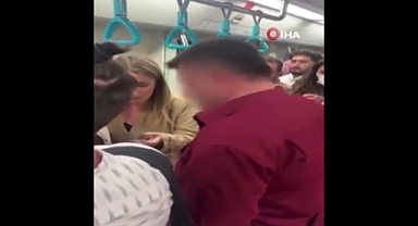 Marmaray'da Taciz: Kadınların Fotoğraflarını Çekip Arkadaşına Attı