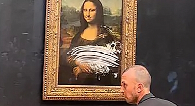 Mona Lisa Tablosuna Pasta Fırlatıldı