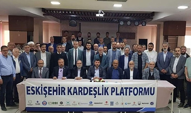 Mürteciler, Eskişehir'deki Festival Yasağına Destek Verdi: Festivalde Kızlı Erkekli Yatılı Kalıyorlardı