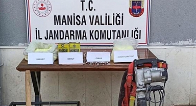 Patlayıcılarla Kaçak Kazı Yapan Defineciler Yakalandı