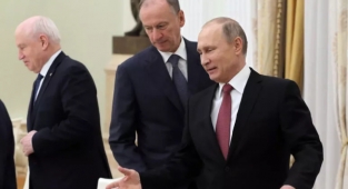 Putin Ameliyat Olacak: Koltuğunu 'Birine' Emanet Etmek Zorunda