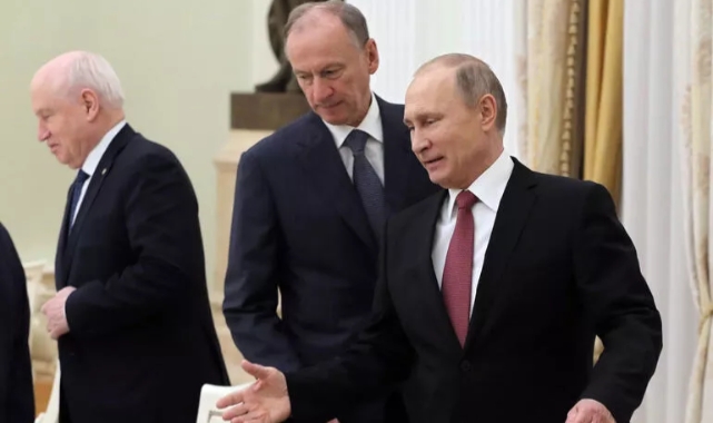 Putin Ameliyat Olacak: Koltuğunu 'Birine' Emanet Etmek Zorunda