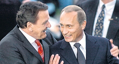 Rus Muhibi Eski Alman Başbakanı Schröder Rosneft'ten Ayrıldı