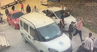 Şehir Eşkıyaları, Çocukların Maçında Çocuklara Satırla Silahla Saldırdı
