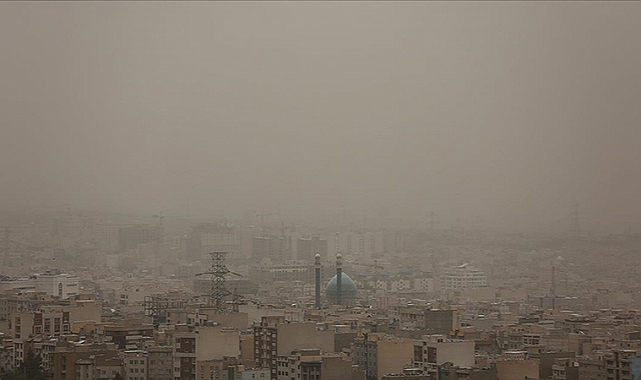 Tahran'da Hava Kirliliği Nedeniyle Tüm Okullar ve Kurumlar Tatil Edildi