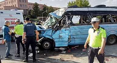 TBMM Önünde Kaza: 20 Yaralı