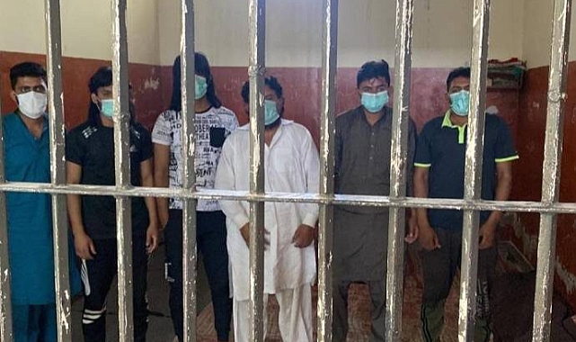 Zorla Evlendirildikleri Kuzenlerinin Avrupa'ya Göç Etmesine Yardım Etmeyen Pakistanlı Kız Kardeşler İşkenceyle Katledildi
