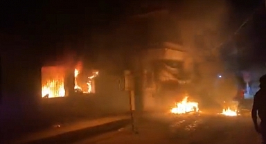 Afrin'de Elektrik Zammına İsyan Eden Suriyeliler, Türk Elektrik Dağıtım Şirketinin Binasını Yaktı