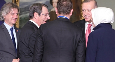 AKP'li Cumhurbaşkanı Tarih Yazmaya Devam Ediyor: NATO Zirvesi'nde, Türkiye'nin Tanımadığı Rum Liderle Görüştü