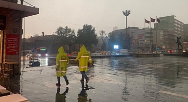 Ankara'da Sele Kapılan Bir Vatandaşın Cansız Bedenine Ulaşıldı