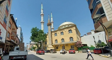 Cami Hoparlöründen Bülent Ersoy Dinleten Teknisyen Hakkında Karar