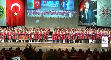 ÇAPA Mezuniyetinde Erdoğan'a Gönderme: 'Giderlerse Gitsinler' Dediler Diye Gidecek Değiliz