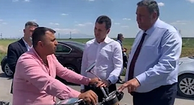 CHP'li Vekil AKP'li Çiftçiyle Dertleşti: Durumdan Hiç Memnun Değilim