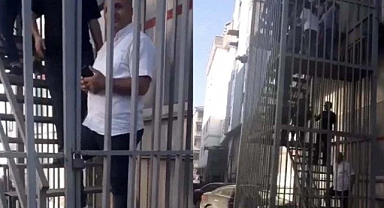 Esenyurt'ta Yangın: İşçiler Yangın Merdiveninde Mahsur Kaldı