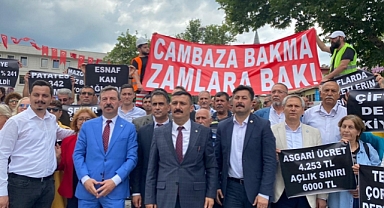 İYİ Parti Bursa Teşkilatından 'Cambaza Bakma, Zamlara Bak' Protestosu