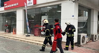 Kızılay Kan Bağışı Merkezi'nde Yangın Çıktı, Arşiv Belgeleri Küle Döndü
