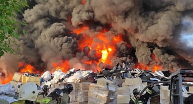 Tataristan'da Yangın: Dumanlar Metrelerce Yükseldi