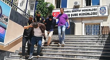 Yabancı Uyruklu Sahte Polisler 13 Turisti Soydu