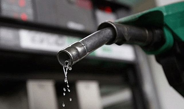 AKP'den Bayram Hediyesi: Motorine Zam