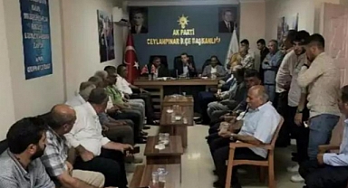 AKP'li Vekille Muhtarların Toplantısında Tartışma Çıktı: Muhtarlar Toplantıyı Terk Etti
