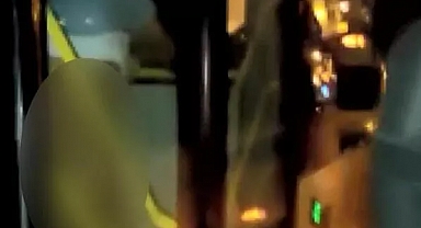 Bir Çift, İETT Otobüsünde Cinsel İlişkiye Girerken Yakalandı