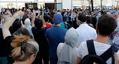 Çalışma Arkadaşları Katledilen Sağlık Çalışanları Konya Şehir Hastanesine Gelen Valiye Tepki Gösterdi
