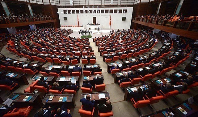 Ek Gösterge ve Öğrenci Affı Teklifi Meclis'te Kabul Edildi