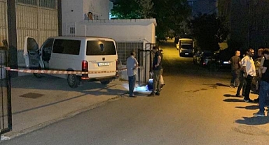 Eski AKP'li Vekilin Aracına Molotof Atıldı