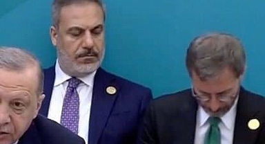 Hakan Fidan'ın, Fahrettin Altun'a Bakışı Gündem Oldu