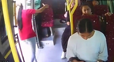 Hareket Halindeki Minibüsün Kapısından Düşerek Hayatını Kaybetti