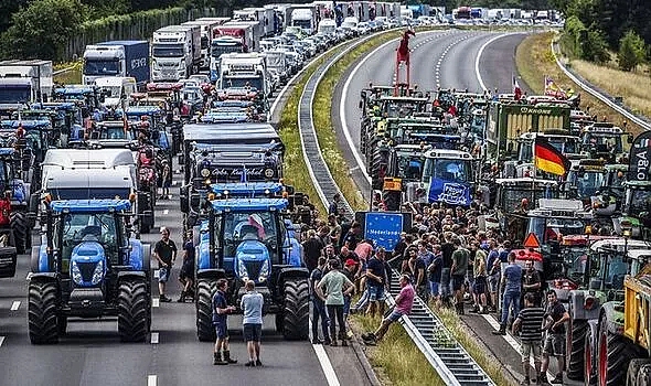 Hollanda Hükümeti 'İklim Hedeflerine Ulaşmak' İçin Çiftlikleri Kapatma Kararı Aldı