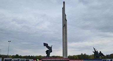 Letonya'da Sovyet Anıtları ve Heykelleri Yıkılacak
