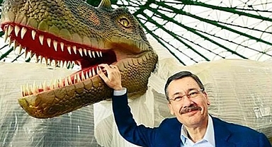 Melih Gökçek'ten Dinozor Açıklaması: Mutlaka Birileri Bir Şey Yaptı