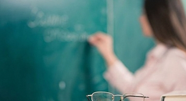 Öğrencilerine 'Astral Seyahatle Başka Ülkelere Gittiğini' Anlatan Din Kültürü Öğretmenini MEB Görevden Aldı, Danıştay Göreve İade Etti