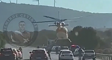 Otoyola Helikopter İndi: Çakarlı Araçtan İnip Helikoptere Bindiler