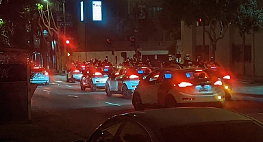 Robotlar Ayaklandı: Sürücüsüz Taksiler Yolu Kapattı