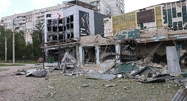 Ruslar Ukrayna'da Cami Bombaladı