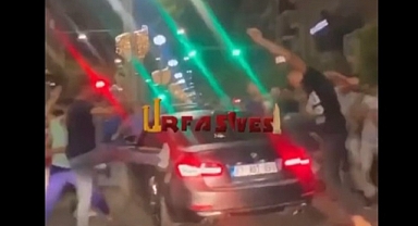 Şanlıurfa'da Lüks Araçlarla, Suriye Bayrağı Açarak Konvoy Yapmak İsteyen Suriyeliler ve Vatandaşlar Arasında Gerginlik