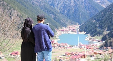 Sermiyan Midyat: Trabzon Uçağındayım, Herkes Arapça Konuşuyor, Umarım Trabzon'a Gidiyorum