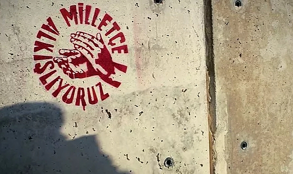 Tacizci Yakalandı: Vatandaşlar Mağdur Kadın Dövebilsin Diye Sapığı Tuttu