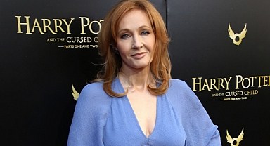Trans 'Aktivist', J.K. Rowling'in Evine 'Bomba Gönderme' Çağrısı Yaptı